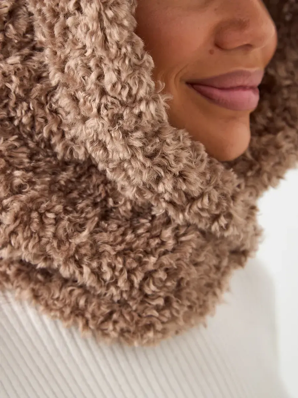 Капор зимний вязаный капюшон на флисе