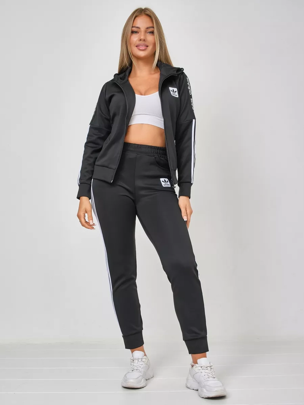 костюм спортивный с капюшоном на молнии брючной Adidas