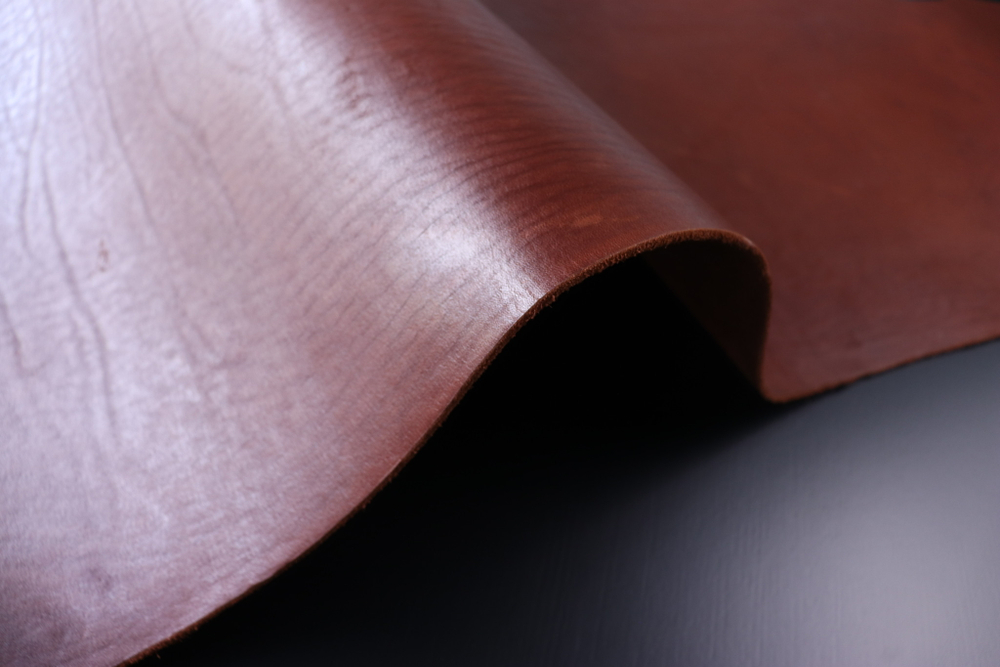 3,6-4,0 Чепрак коньяк с восковым покрытием