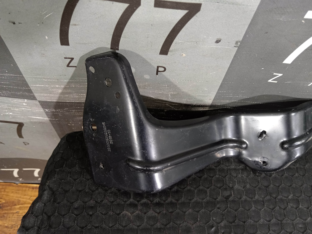 Кронштейн передней панели правый JAC JS3 23-нв Б/У Оригинал 2803503U226K