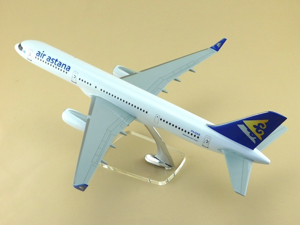 Модель самолета Boeing 757-200 (М1:100, Air Astana) с винглетами