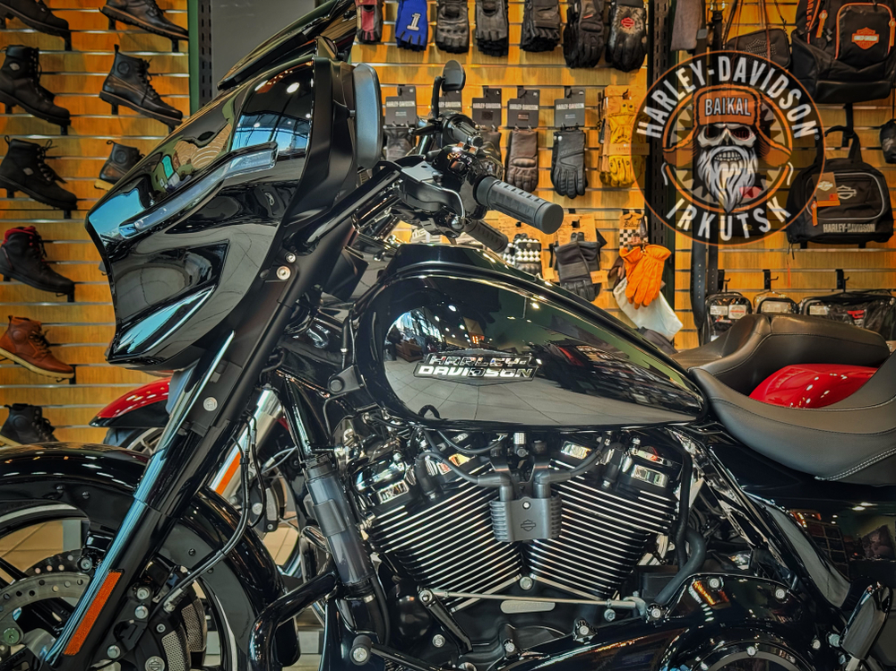 Новый мотоцикл Harley-Davidson® Street Glide®