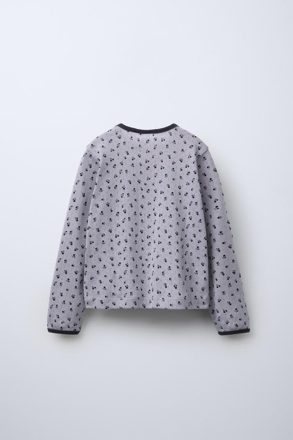 ZARA ФУТБОЛКА С ПЕРФОРАЦИЕЙ И ЦВЕТОЧНЫМ ПРИНТОМ, СЕРО-СИНИЙ