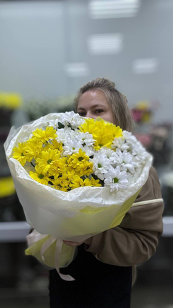 Букет из 7 веток хризантем
