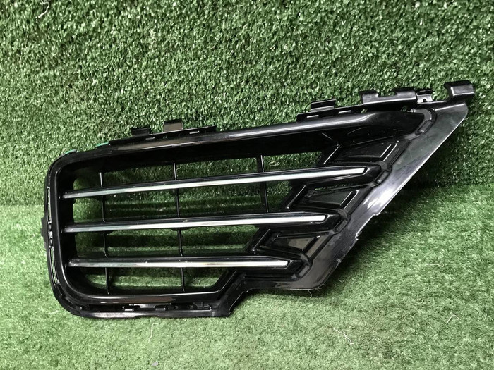 Решетка перед бампера VW Touareg 2 NF 14-18 R-Line