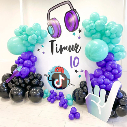 Фотозона из воздушных шаров "ТикТок"