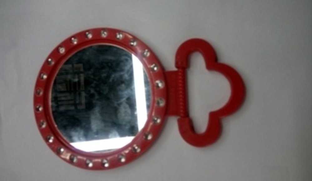 Зеркало настольное в пластиковой оправе «Белые выемки» круг, подвесное d-15см (Стикер на минивложение10шт)