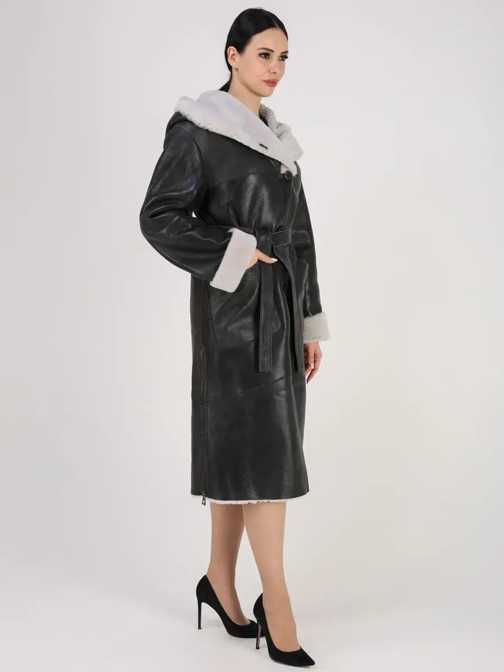 Дубленка зимняя натуральная с капюшоном длинная