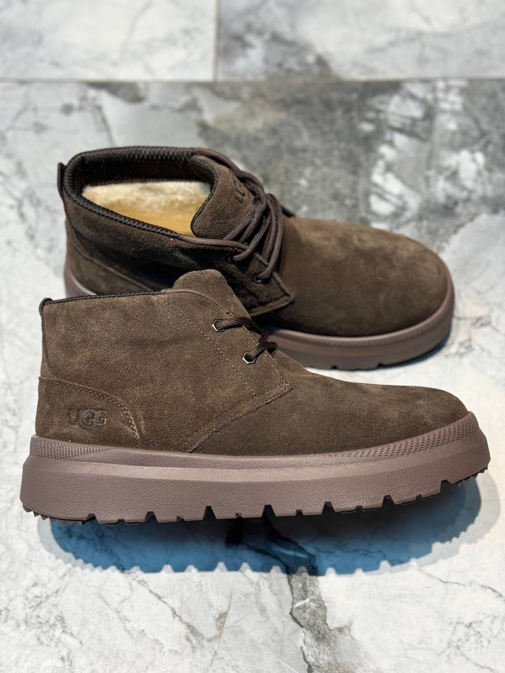 UGG