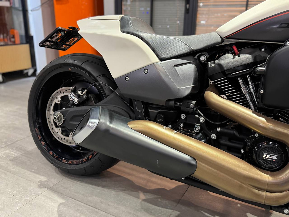 Harley-Davidson FXDR 114 (Белый)
