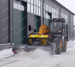 Щётка с баком на Телескопический погрузчик New Holland
