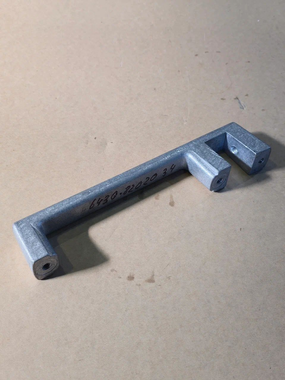 Поручень панели передка ЕВРО (ручка капота, ОАО "МАЗ") 6430-8202034