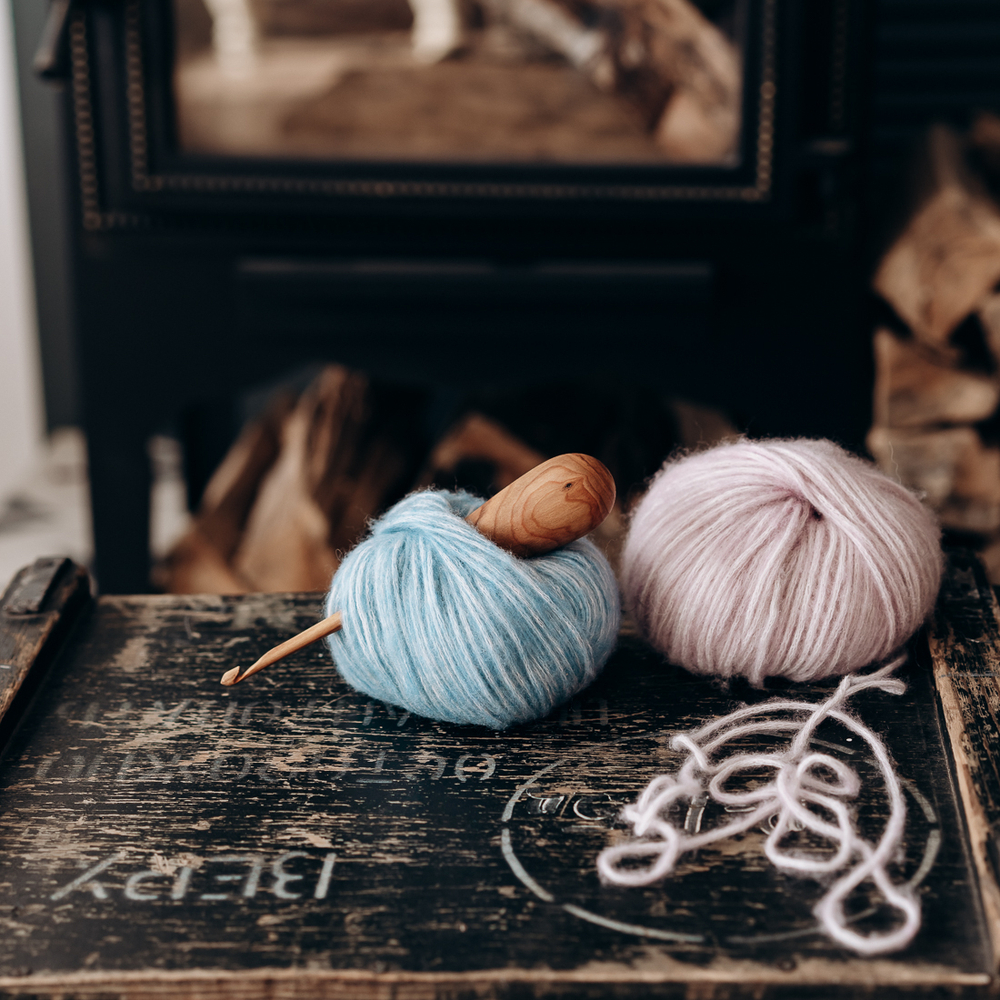 Деревянный крючок для вязания из древесины вишни 4 мм. Вязальный крючок. K150