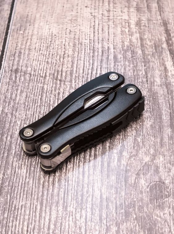 Армейский мультитул 12в1 плоскогубцы нож отвертка Черный