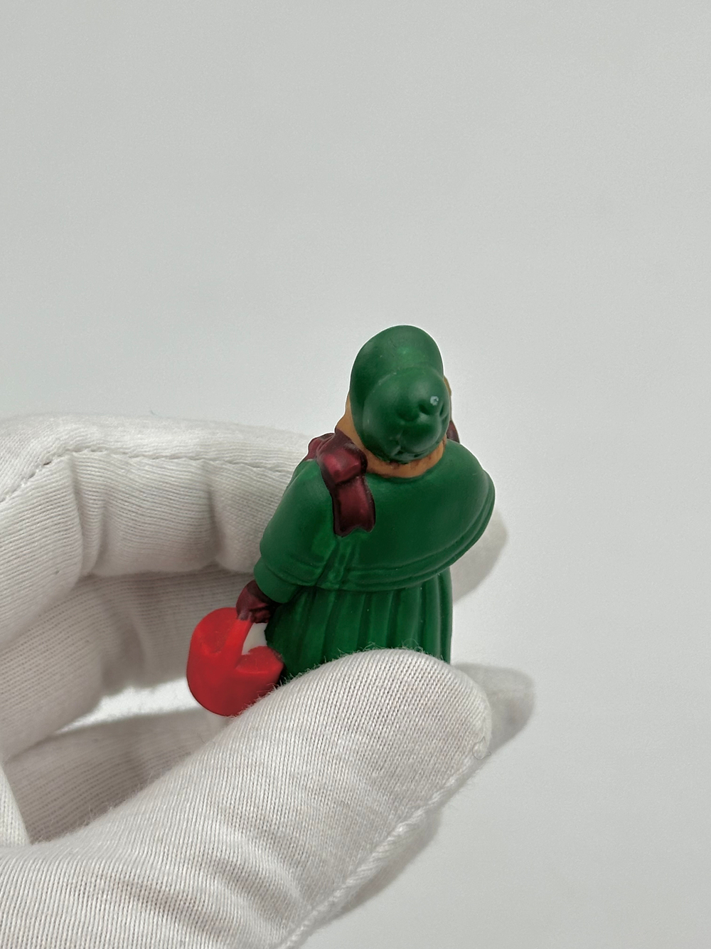 Фигурка Женщина с колокольчиком Department 56