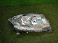 Битая Фара правая Toyota Land Cruiser Prado 150 (2017-н.в.) галоген