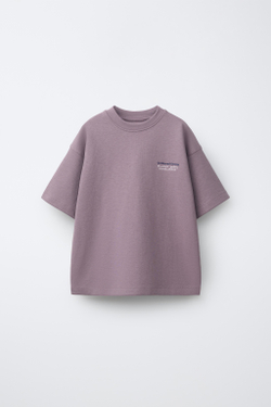 ZARA КОМПЛЕКТ ИЗ ФУТБОЛКИ И ШОРТОВ ИЗ ИНТЕРЛОКА, ЦВЕТ МАЛЬВЫ