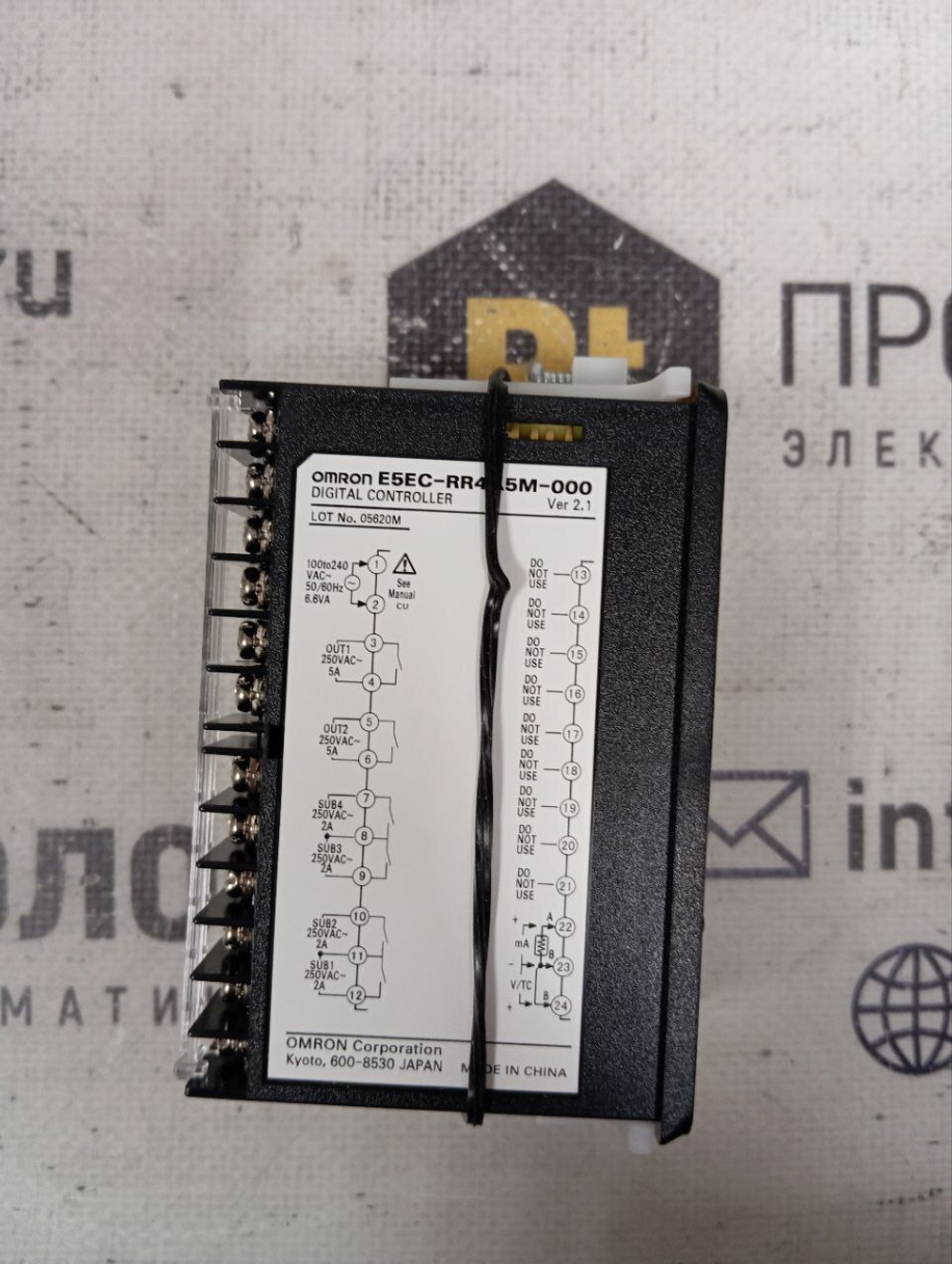 Omron E5EC-RR4A5M-000 новое