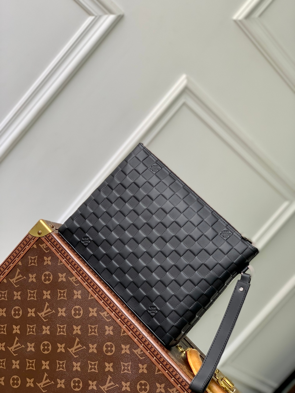 Louis Vuitton Takeoff Pouch