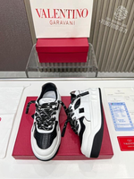 Кроссовки Valentino