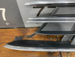 Решетка переднего бампера левая Audi A8 (D5) 17-нв Б/У Оригинал 4N0807679A