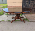 Старинный обеденный стол