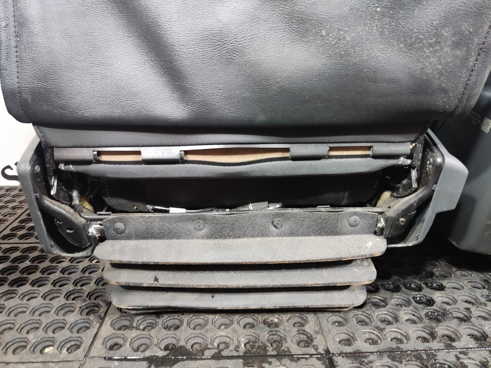 Комплект сидений пневматических 2023г