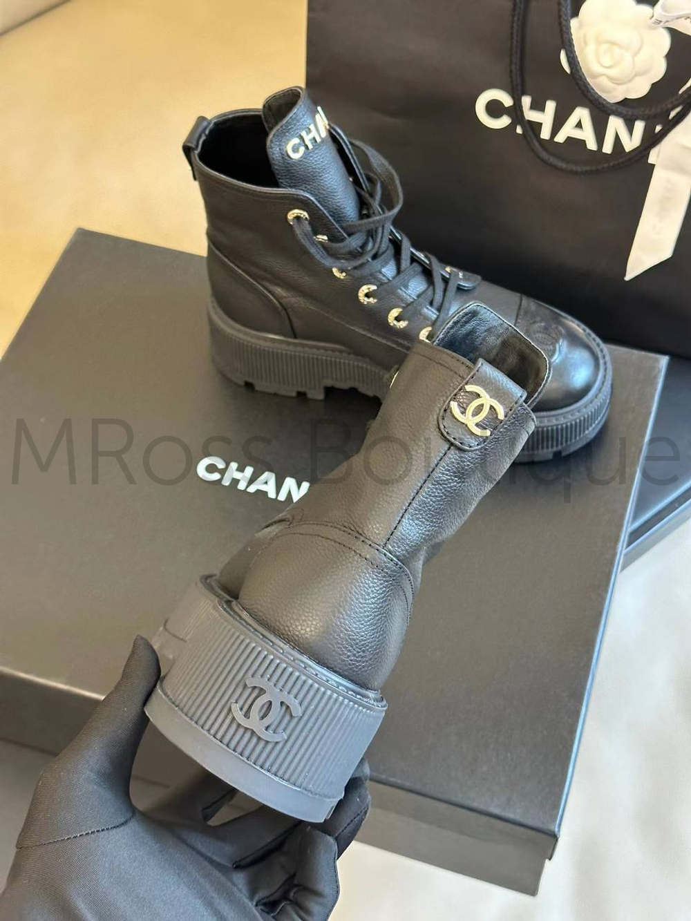 Женские сапоги ботинки Chanel в черном цвете