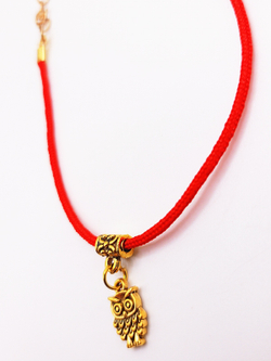 Красная нить от сглаза. Сова