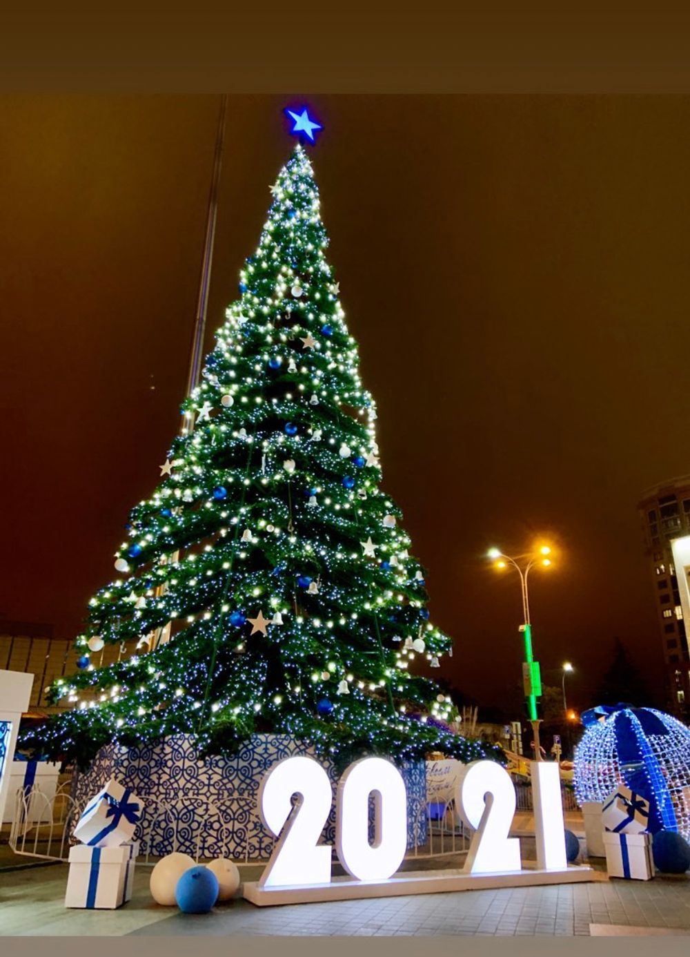 Уличная елка ствольная "Таежная" (пвх) от 11 до 21 м