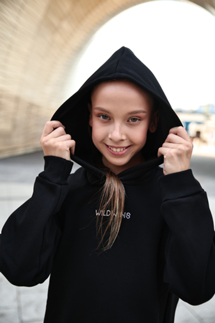 Худи с крыльями стразы (черная)