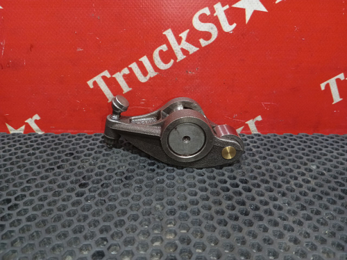 Коромысло впускного клапана 2024г.