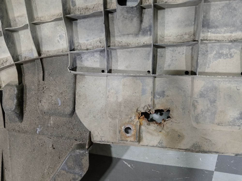 Пыльник переднего бампера Mitsubishi Outlander 3 12-23 Б/У Оригинал 5370B626