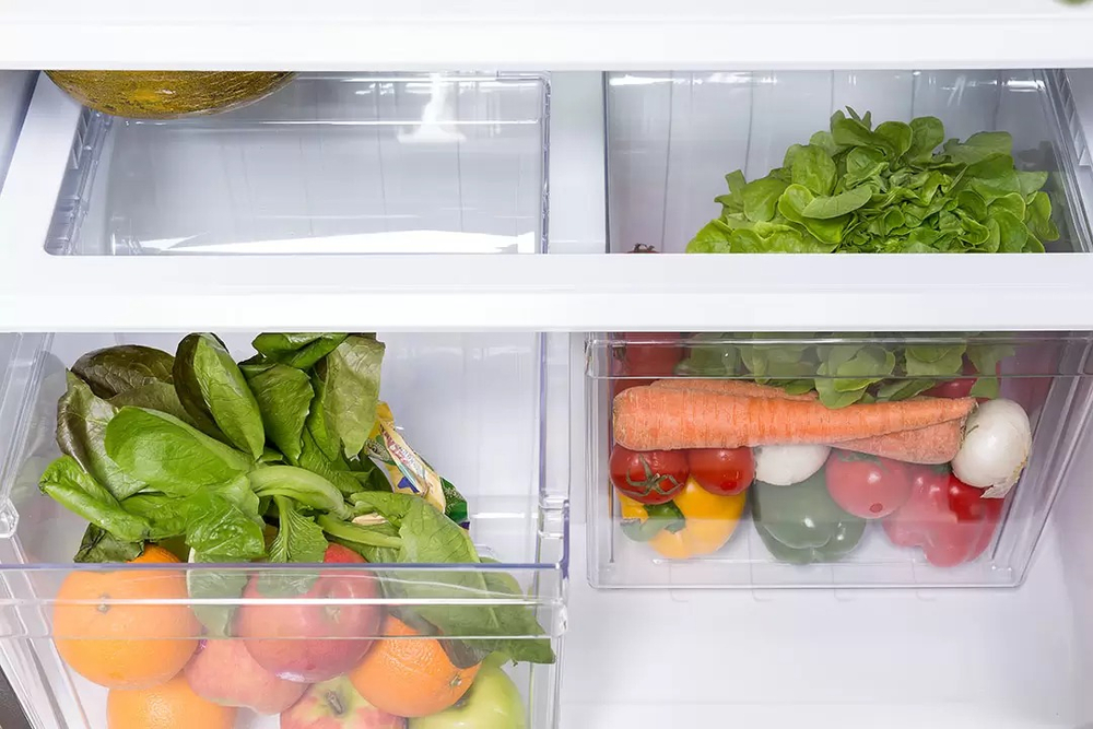 Холодильник SHARP SJ-XE55PM-BK с уникальной технологией очистки и ионизации воздуха Plasmacluster ION