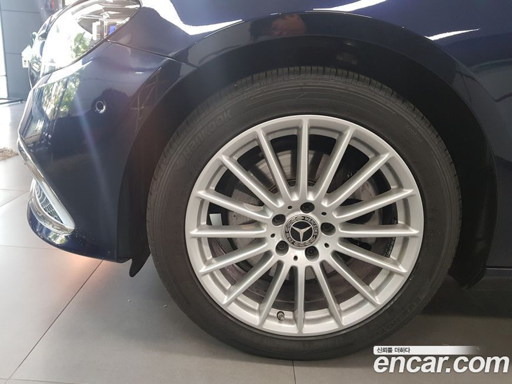 Mercedes-Benz E-Class W213 E250 Exclusive (04.2022)