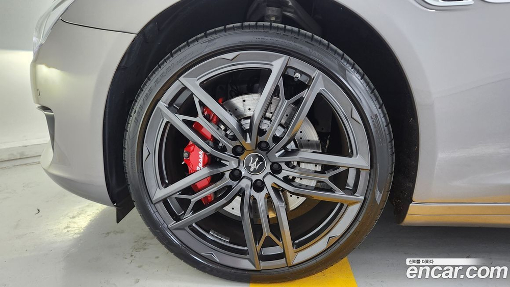 Maserati Quattroporte Q4 모데나 (03.2022)