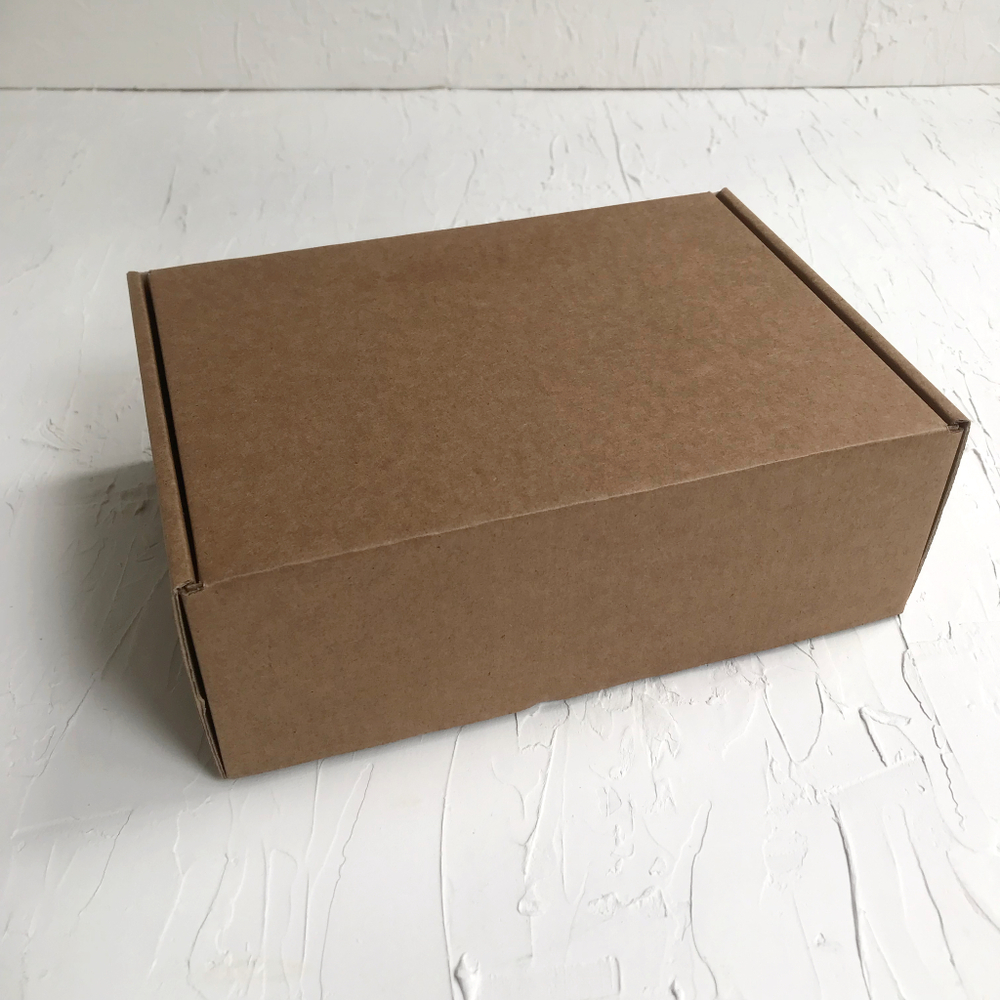 Коробка 22 х 16 х 8 см, бурая
