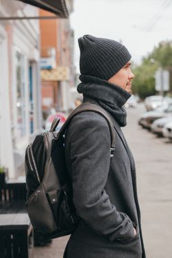 Шапка вязаная-резинка весенняя/осенняя КЭП(Черный меланж)