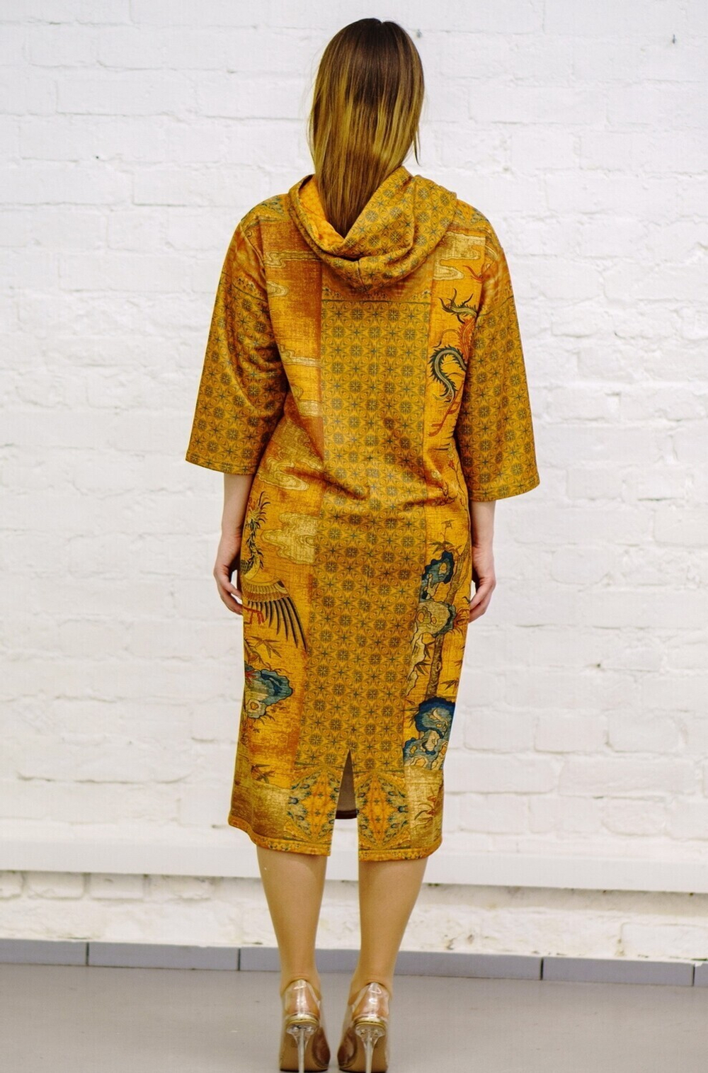 Платье с капюшоном "Фениксы", по мотивам китайского гобелена 18 века