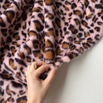 Искусственный мех розовый леопард