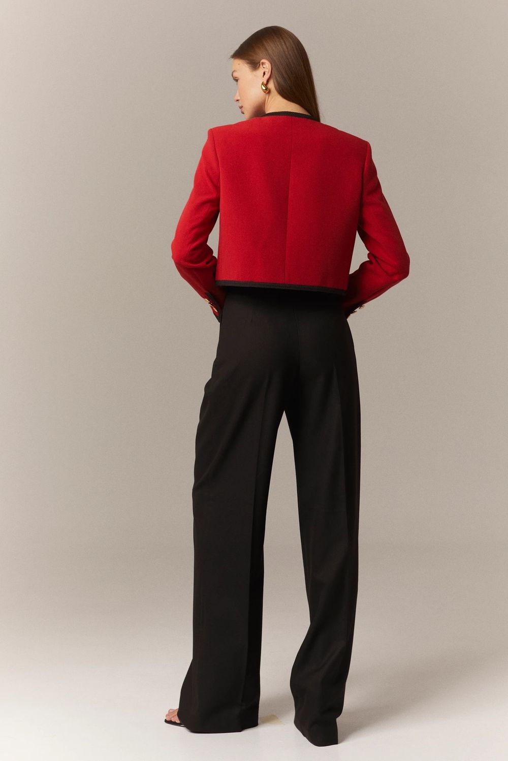 Пиджак в стиле Шанель красный