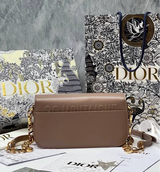 Сумка Dior 30 Montaigne Avenue бледно-розовый