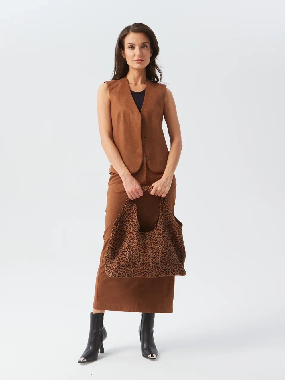 Жилет из замши