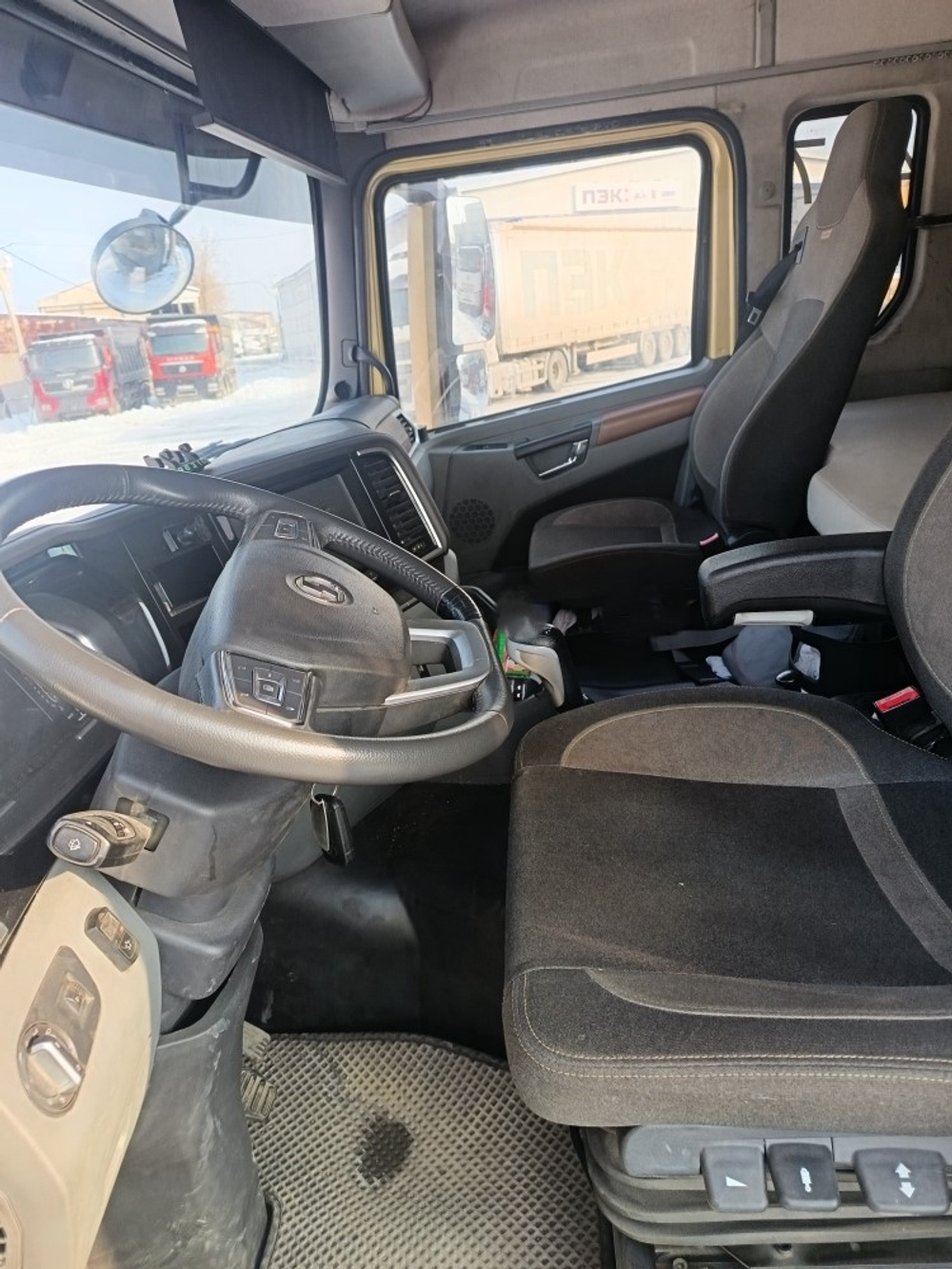 Shacman (Shaanxi) SX* 8x4 Самосвал SX331863366 (Дизельный, 12,5 л, 544 л.с., МТ)