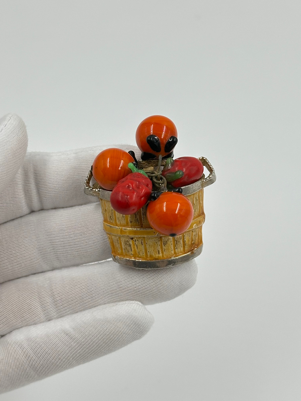 Брошь Фрукты HAR