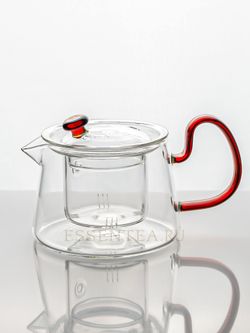 чайник с красной ручкой