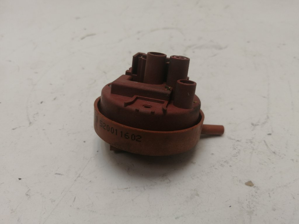 EWS105215A кт95 Датчик уровня воды для стиральной машины Electrolux 520011602 б/у