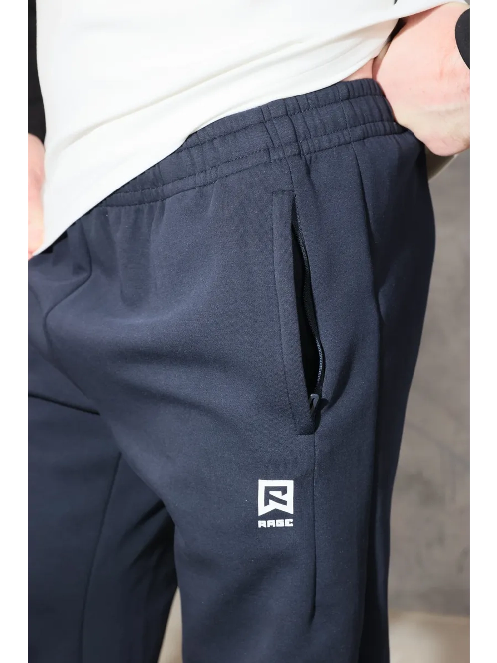 Спортивные брюки