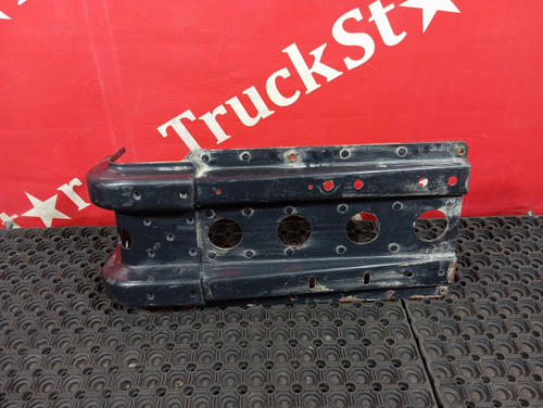 Кронштейн крыла переднего