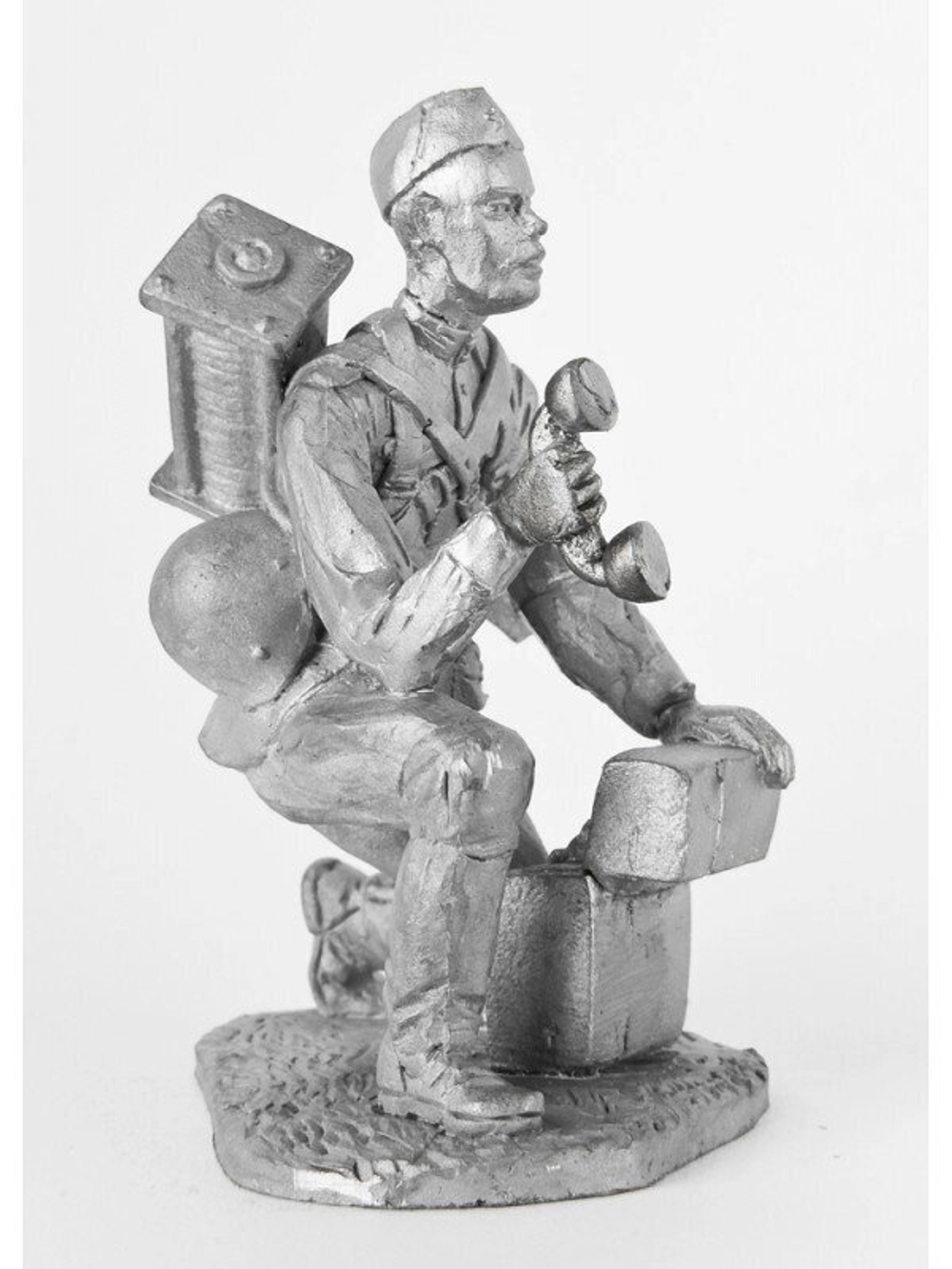 Оловянный солдатик Телефонист РККА, 1944 год.